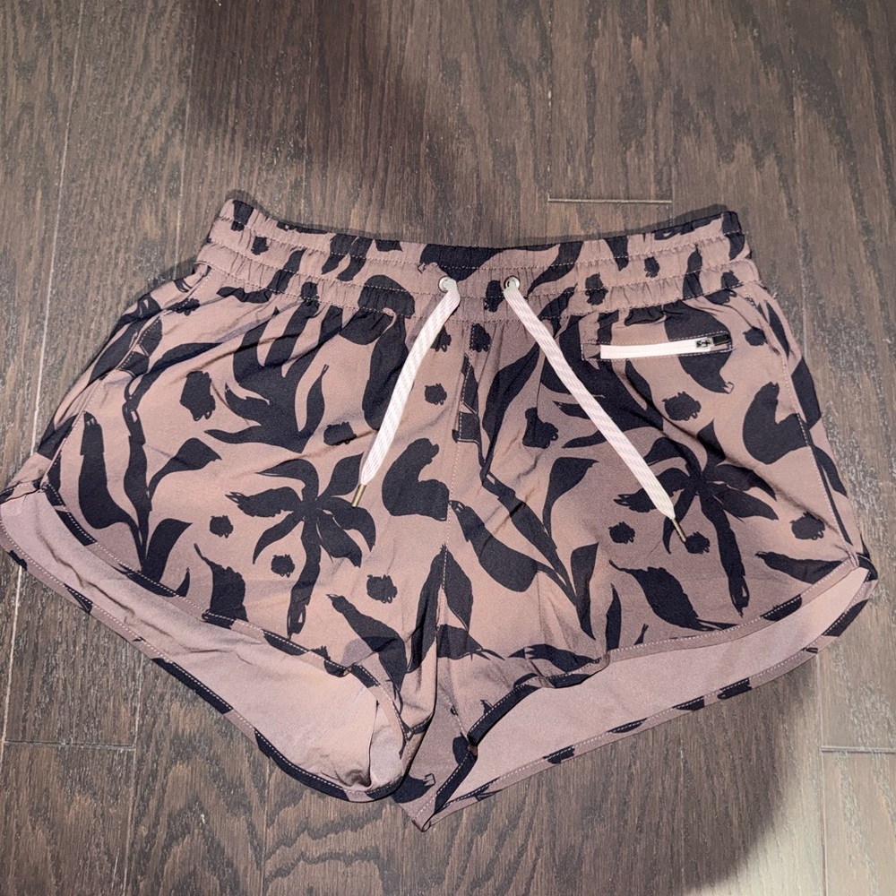 Vuori Black and Tan Athletic Shorts